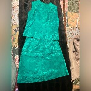 Vintage kelly green satin jacquard ladies two piece dress
